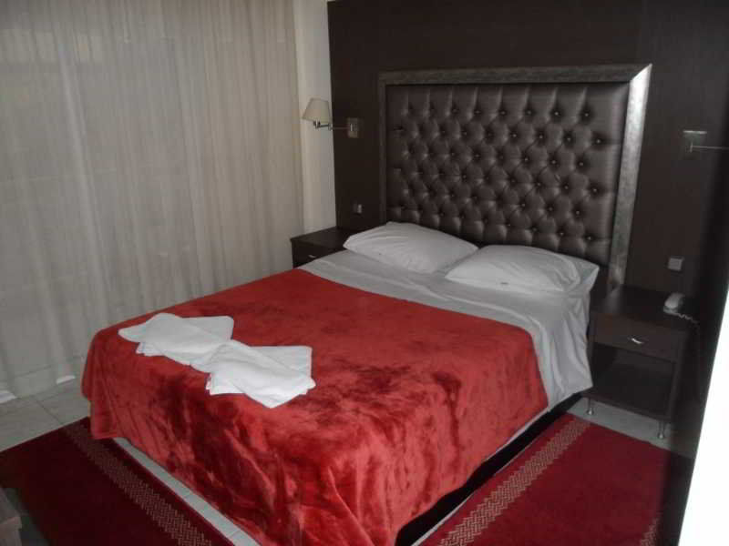 Avra Hotel Peraía